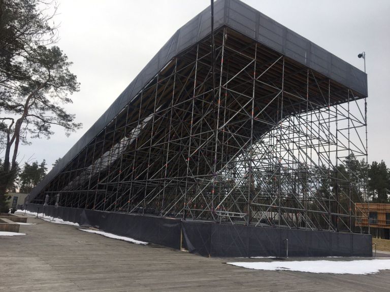 Зимовий атракціон «Гірка» у заміському комплексі Shelest, Вишгород