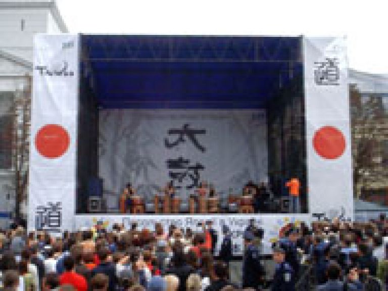 Японские барабанщики