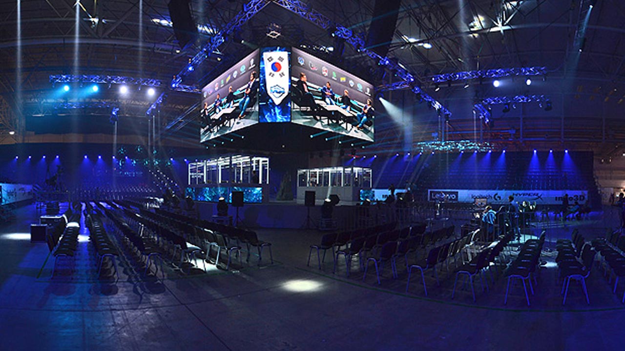 Финал международного турнира по Dota 2, МВЦ, Киев Финал международного турнира по Dota 2, МВЦ, Киев