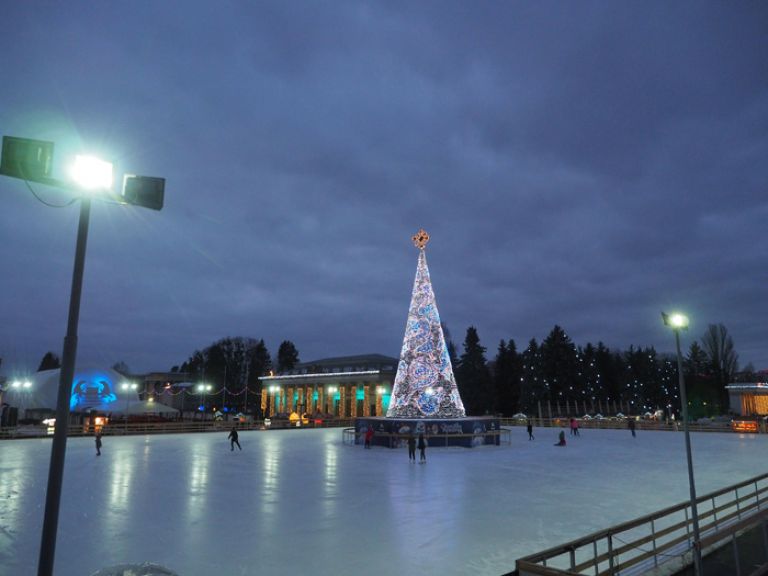 «Зимняя Страна» Большой каток на ВДНХ, Киев