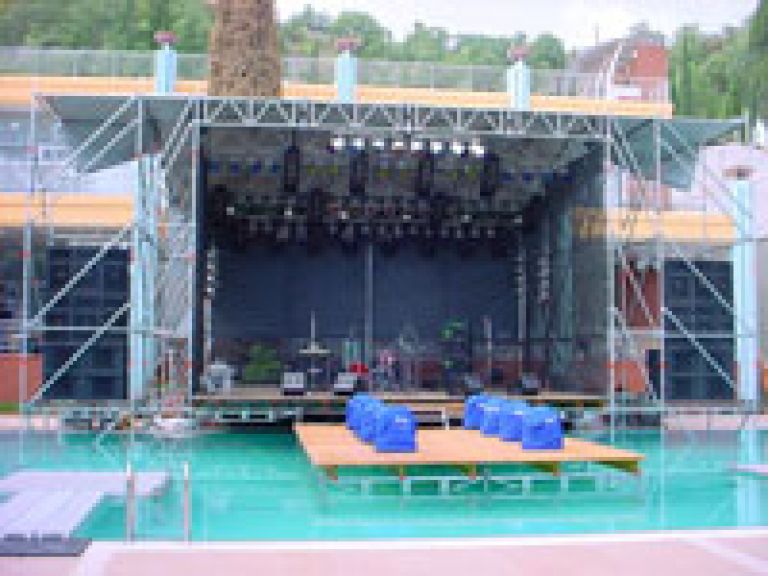 Гостиница "Ялта". 2002г.