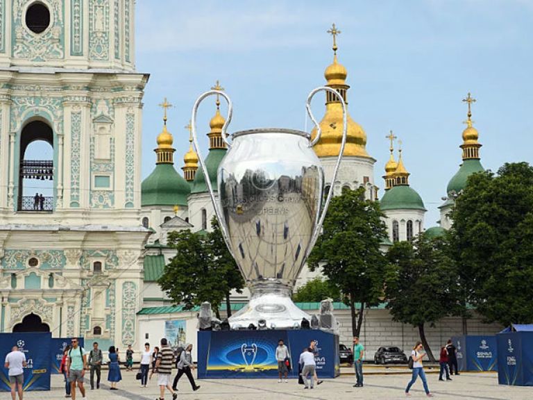 UEFA Champions League Cup, Kyiv