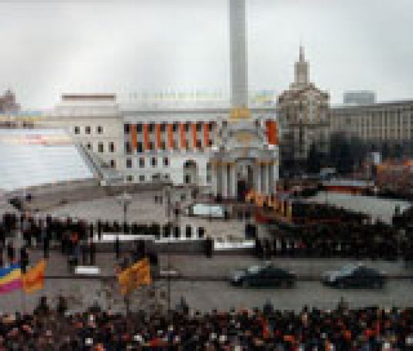 Техническое обеспечение торжественной части инаугурации президента Украины Виктора Ющенко на Майдане Незалежности.