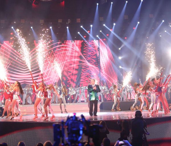 Концерт Михаила Михайловича Поплавского "Шоу продолжается" .