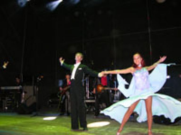 Празднование  Дня Шахтера. Шахтерск 2004г.