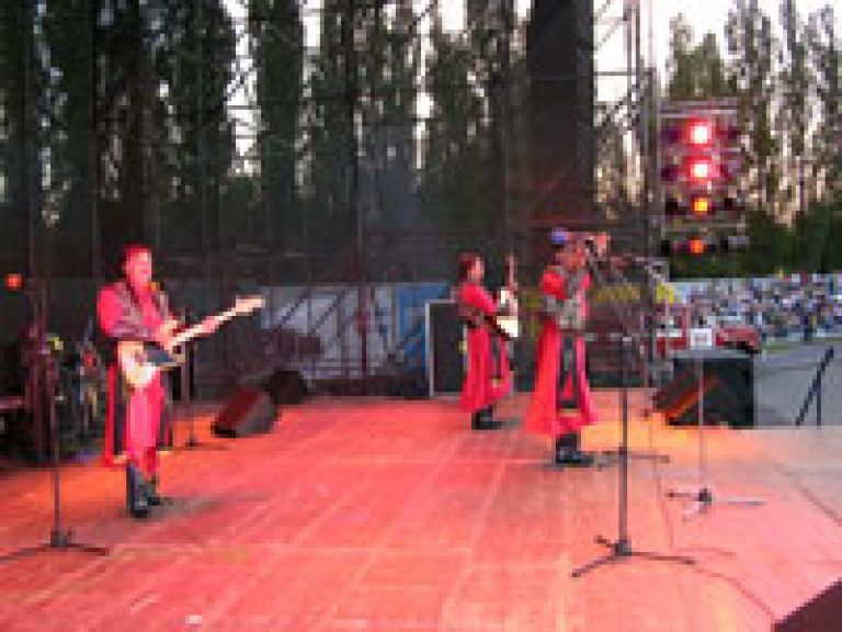 Празднование  Дня Шахтера. Шахтерск 2004г.