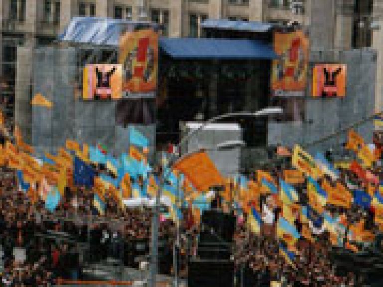 Техническое обеспечение торжественной части инаугурации президента Украины Виктора Ющенко на Майдане Незалежности.