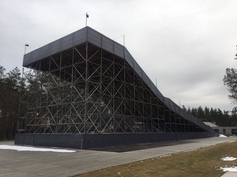 Winter attraction Gorka in the Shelest Country Complex, Vyshhorod